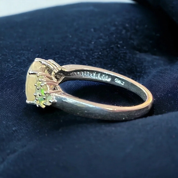 Translucent Pale Yellow Australian Fire Opal Sterling Silver Ring (8.75) - Picture 13 of 14
